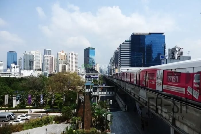 The Largest 2 Bedroom Flat (98sqm) in Park Origin 24 - 3 Open Views. image